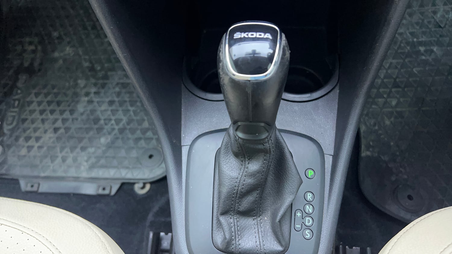 Used 2021 Skoda Rapid Style AT Petrol Automatic interior GEAR  KNOB VIEW