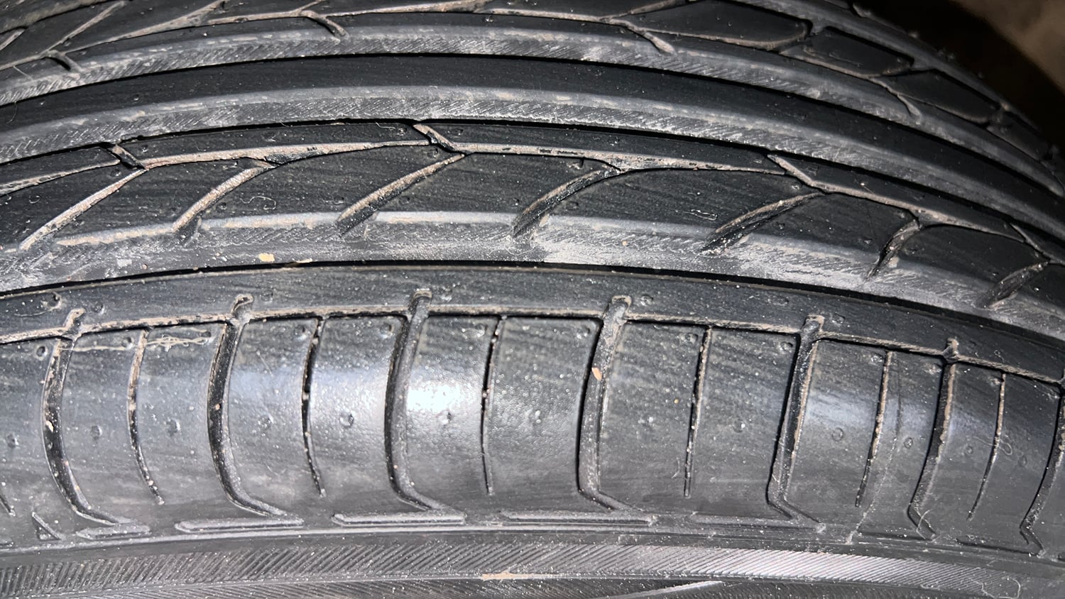 Used 2015 Maruti Suzuki Wagon R VXI Petrol Manual tyres LEFT FRONT TYRE TREAD VIEW
