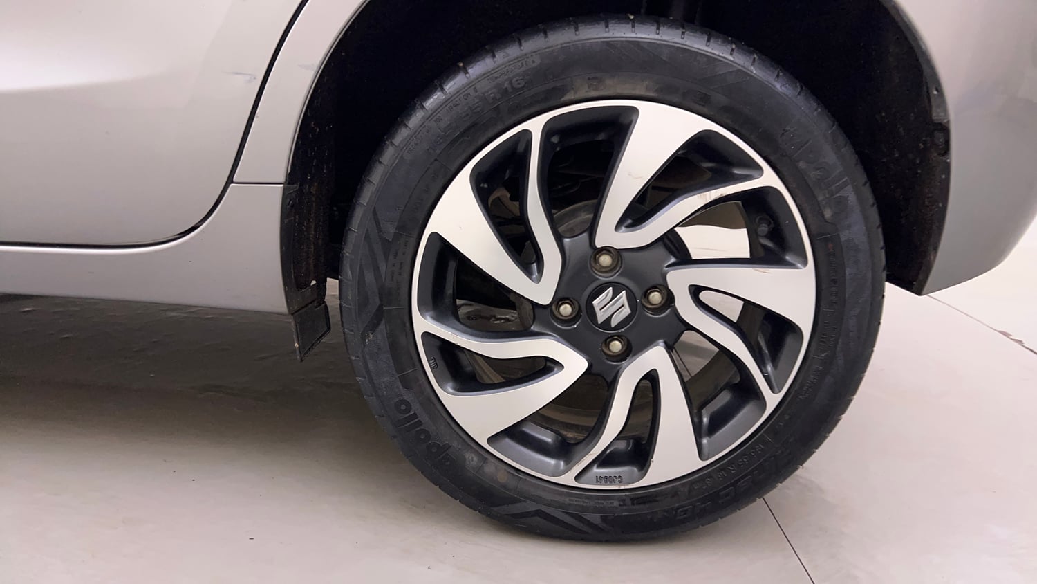 Used 2019 Maruti Suzuki Baleno Zeta Petrol Manual tyres LEFT REAR TYRE RIM VIEW