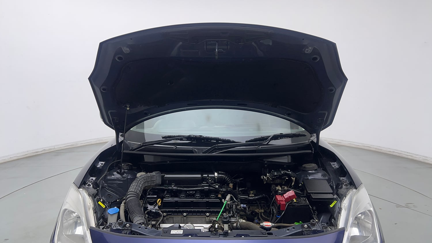 Used 2022 Maruti Suzuki Swift VXi Petrol Manual engine ENGINE & BONNET OPEN FRONT VIEW
