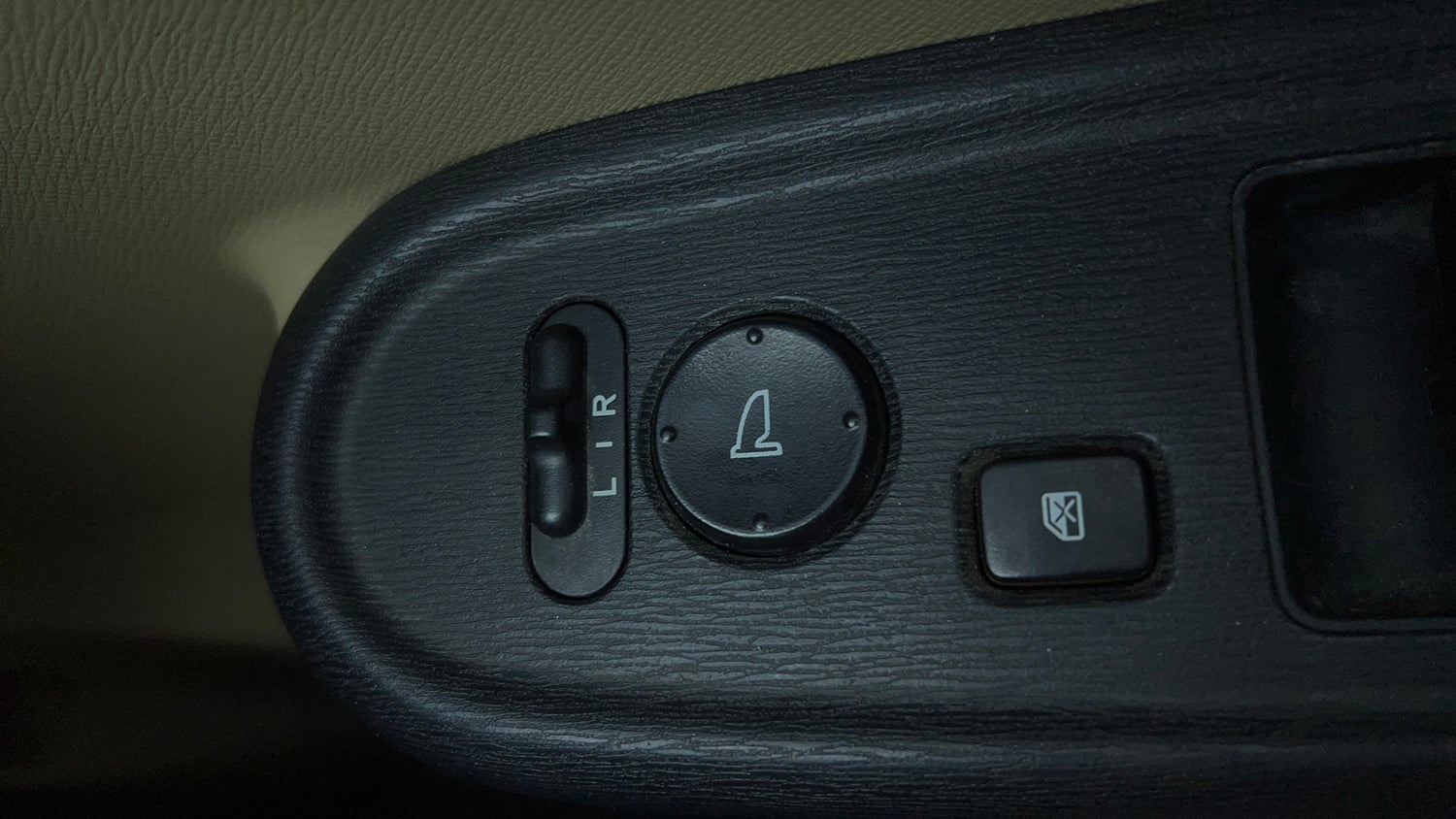 Used 2014 Honda Amaze 1.2 S i-VTEC Petrol Manual top_features Adjustable ORVM