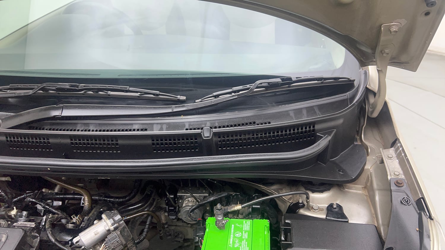 Used 2019 Hyundai Santro Sportz AMT Petrol Automatic engine ENGINE LEFT SIDE HINGE & APRON VIEW