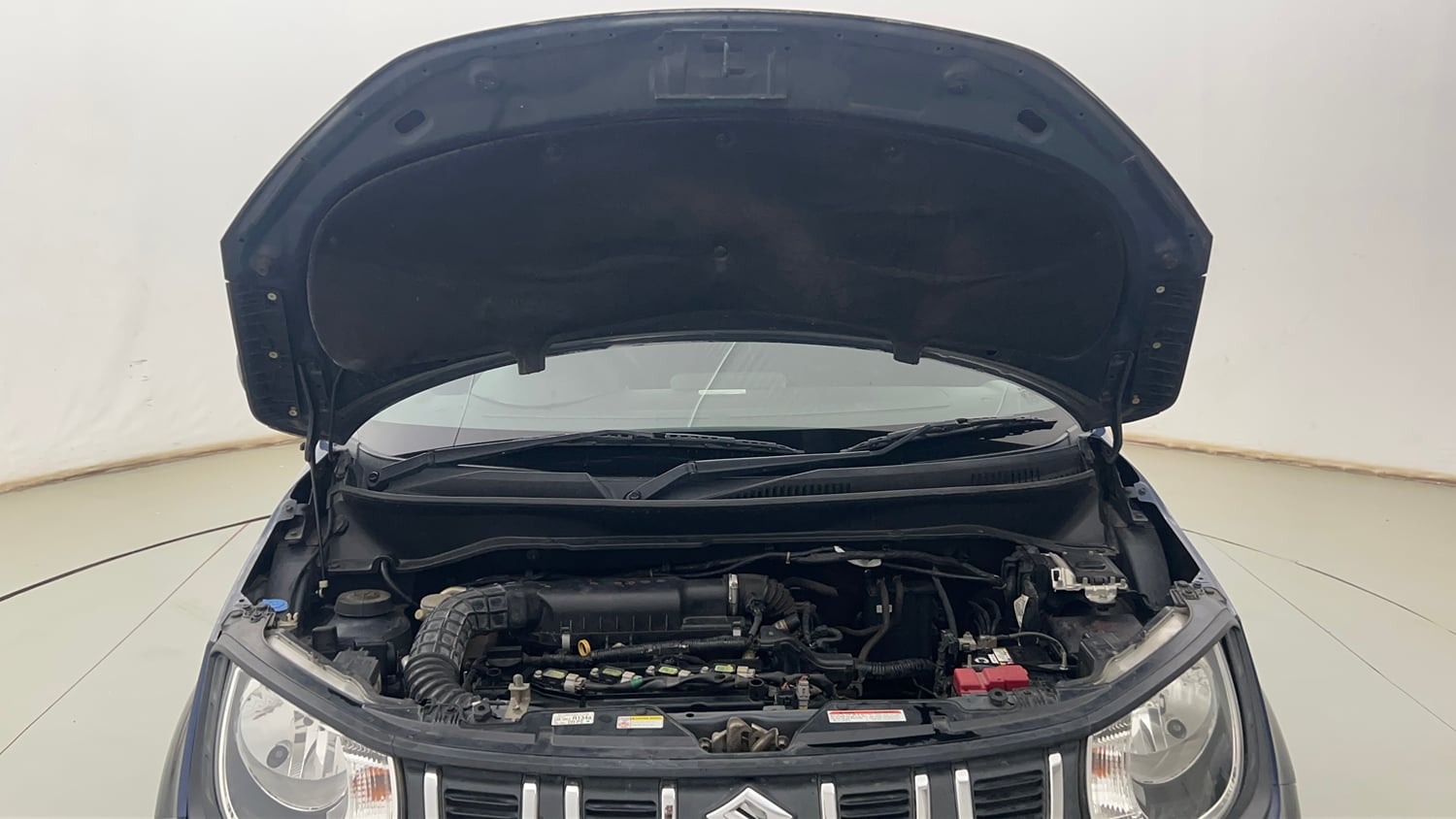 Used 2022 Maruti Suzuki Ignis Sigma 1.2 MT Petrol Manual engine ENGINE & BONNET OPEN FRONT VIEW