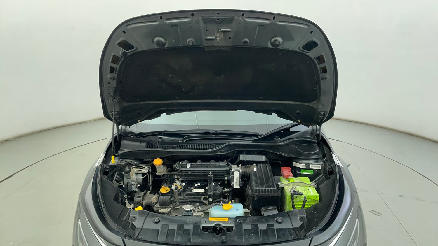 Used 2023 Tata Altroz XZ Plus (S) Petrol Manual engine ENGINE & BONNET OPEN FRONT VIEW
