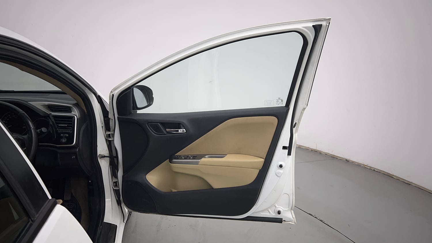 Used 2016 Honda City V Petrol Manual interior RIGHT FRONT DOOR OPEN VIEW