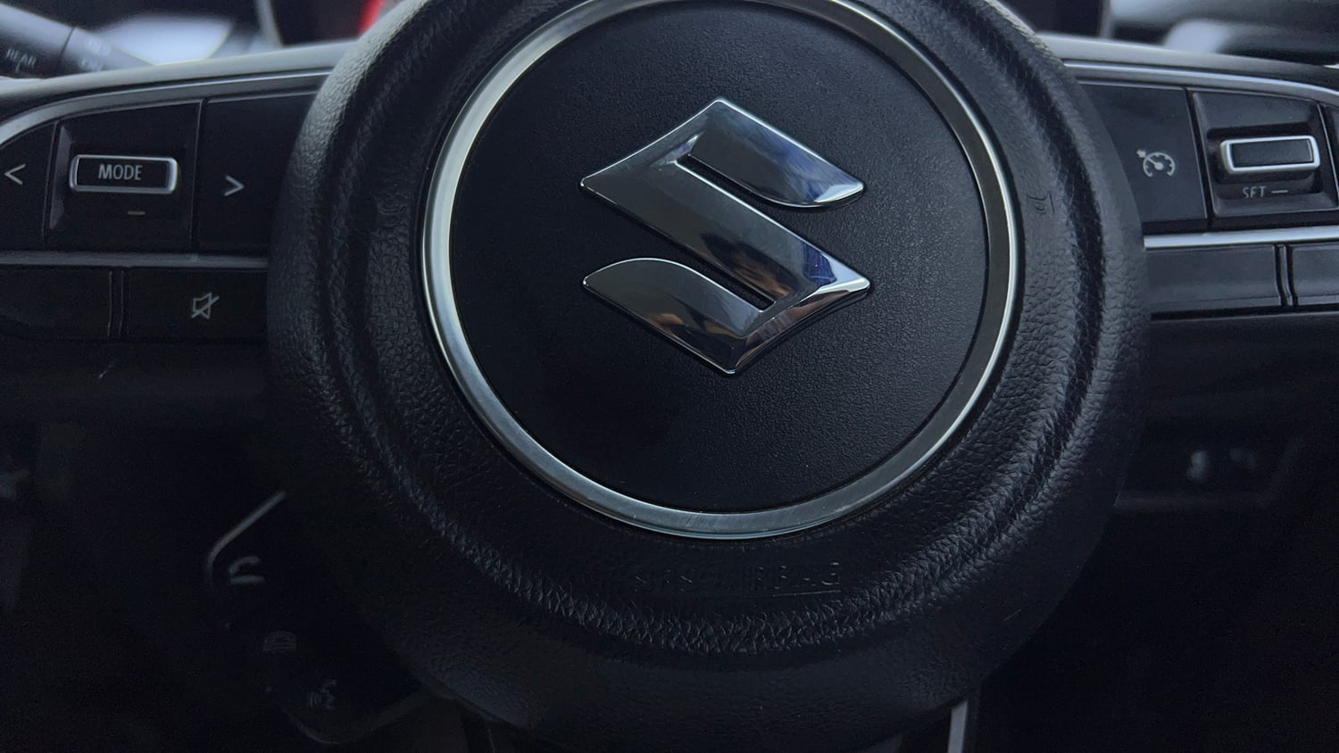 Used 2023 Maruti Suzuki Swift ZXi Plus AMT Dual Tone Petrol Automatic top_features Airbags