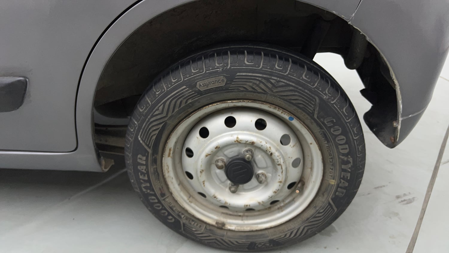 Used 2014 Maruti Suzuki Wagon R LXI Petrol Manual tyres LEFT REAR TYRE RIM VIEW