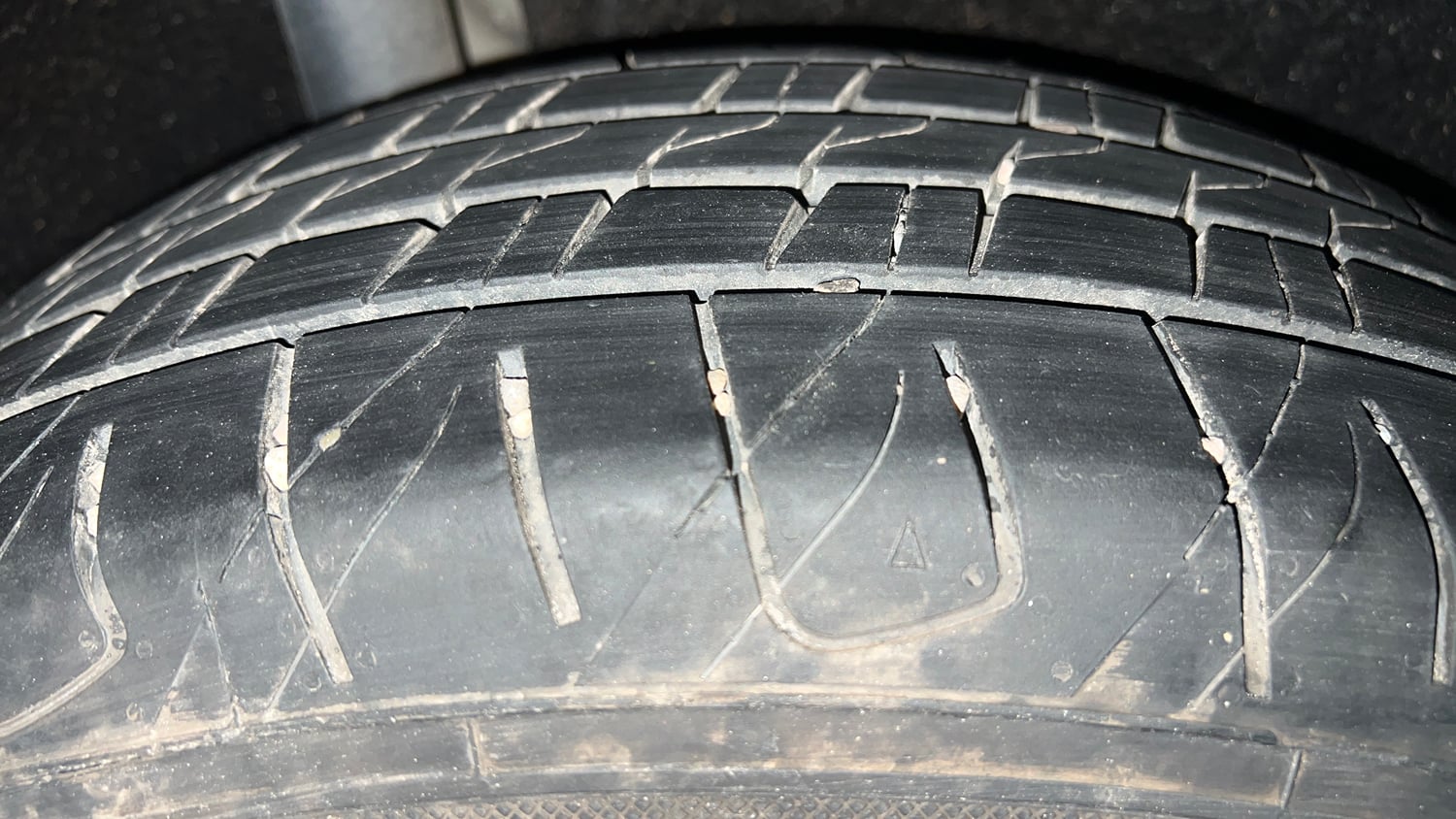 Used 2020 maruti-suzuki Vitara Brezza VXi Petrol Manual tyres RIGHT REAR TYRE TREAD VIEW
