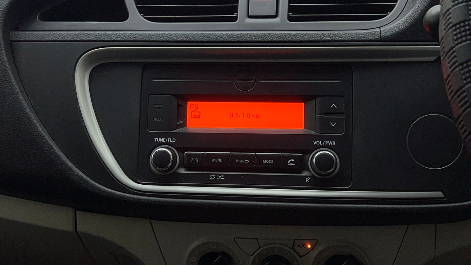 Used 2019 Maruti Suzuki Alto 800 VXi Petrol Manual top_features Integrated (in-dash) music system