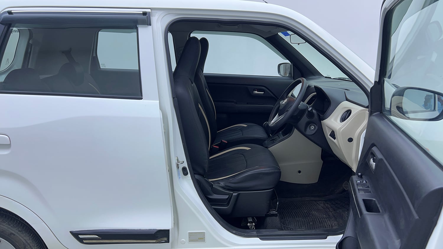 Used 2021 Maruti Suzuki Wagon R 1.0 VXi 1.0 AMT Petrol Automatic interior RIGHT SIDE FRONT DOOR CABIN VIEW