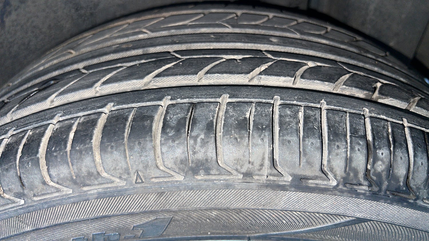 Used 2018 Maruti Suzuki Ciaz Alpha Hybrid 1.5 Petrol Manual tyres LEFT REAR TYRE TREAD VIEW