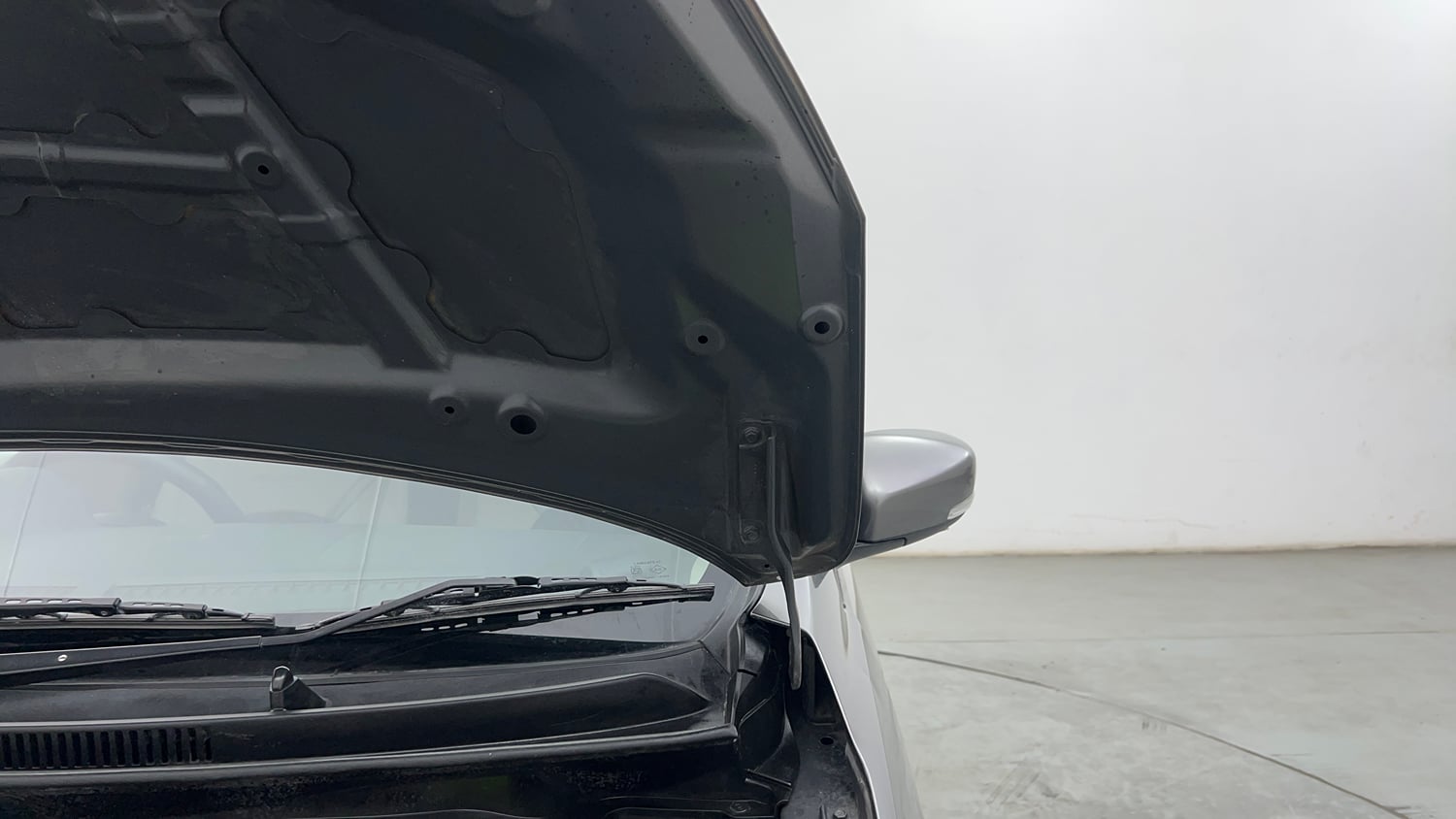 Used 2017 Maruti Suzuki Celerio ZXI (O) AMT Petrol Automatic engine ENGINE LEFT SIDE HINGE & APRON VIEW