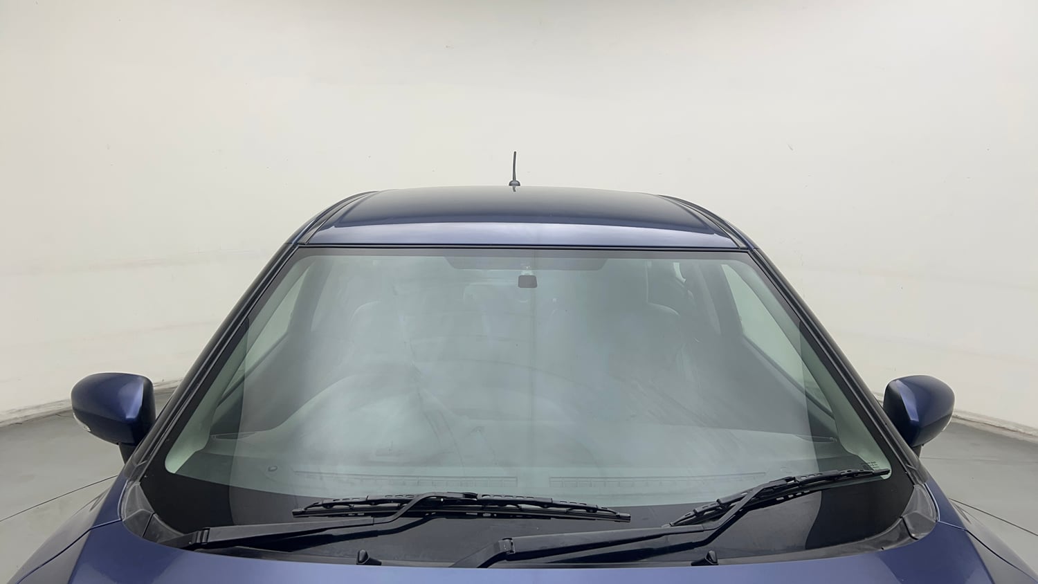 Used 2021 Maruti Suzuki Baleno Zeta Petrol Manual exterior FRONT WINDSHIELD VIEW
