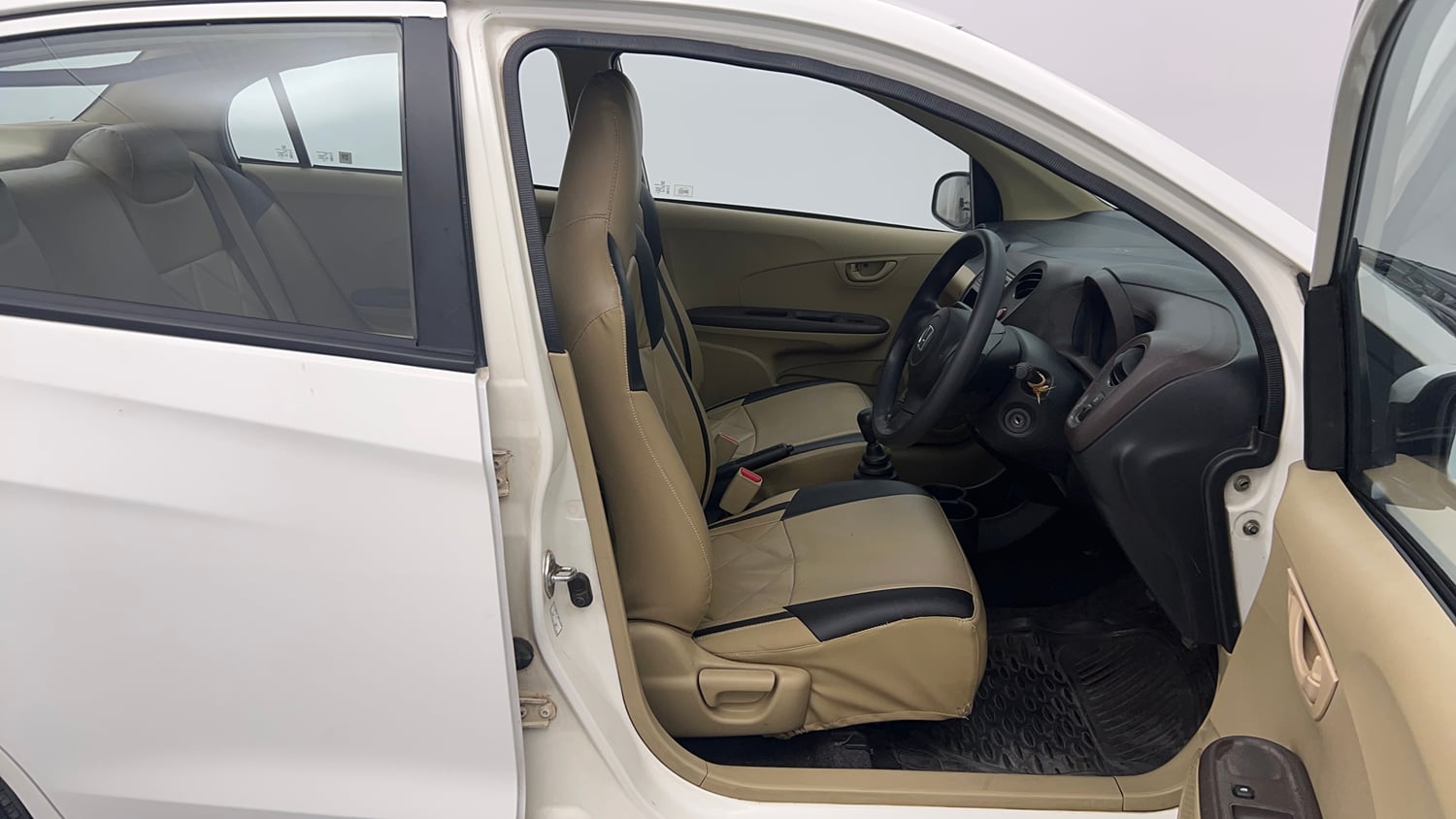 Used 2013 Honda Amaze 1.2 EX i-VTEC Petrol Manual interior RIGHT SIDE FRONT DOOR CABIN VIEW