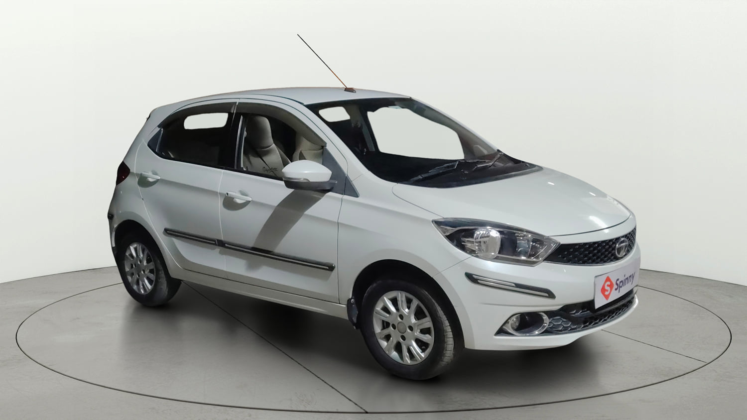 Used 2018 Tata Tiago Revotron XZA Petrol Automatic exterior RIGHT FRONT CORNER VIEW