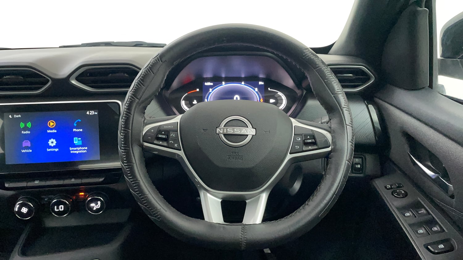 Used 2025 Nissan Magnite N-Connecta HRAO 1.0 Turbo Petrol CVT Petrol Automatic interior STEERING VIEW