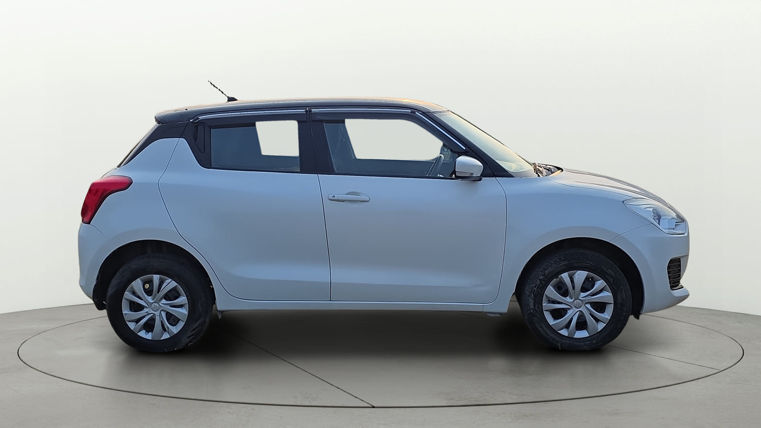 Used 2021 Maruti Suzuki Swift VXi Petrol Manual exterior RIGHT SIDE VIEW