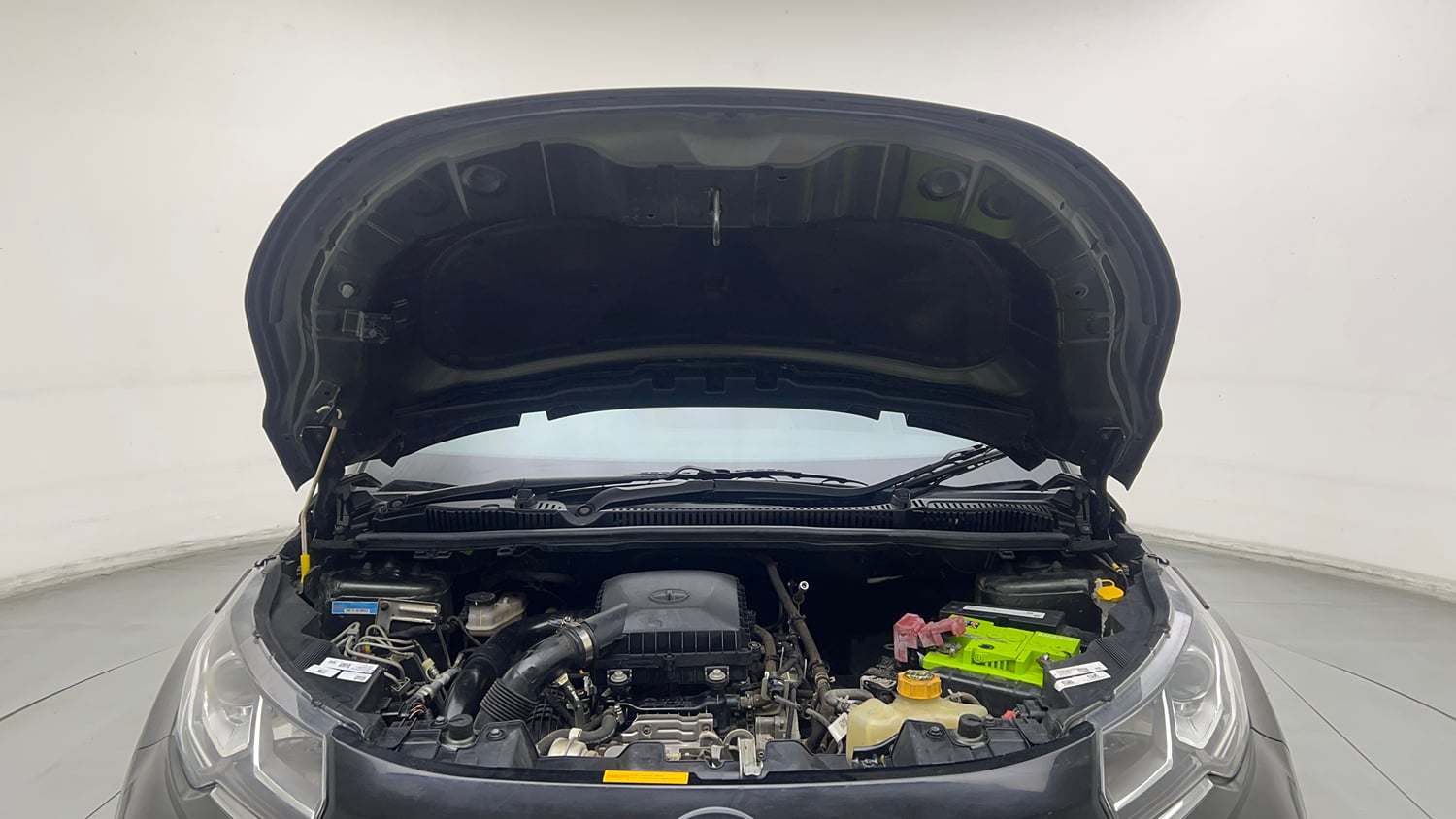 Used 2022 Tata Nexon XMA Plus (S) Petrol Automatic engine ENGINE & BONNET OPEN FRONT VIEW