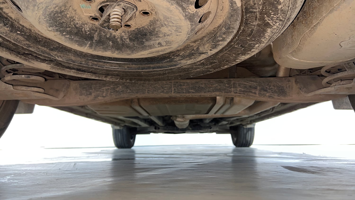 Used 2024 Hyundai Alcazar Executive 1.5 Petrol MT 7STR Petrol Manual extra REAR UNDERBODY VIEW (TAKEN FROM REAR)