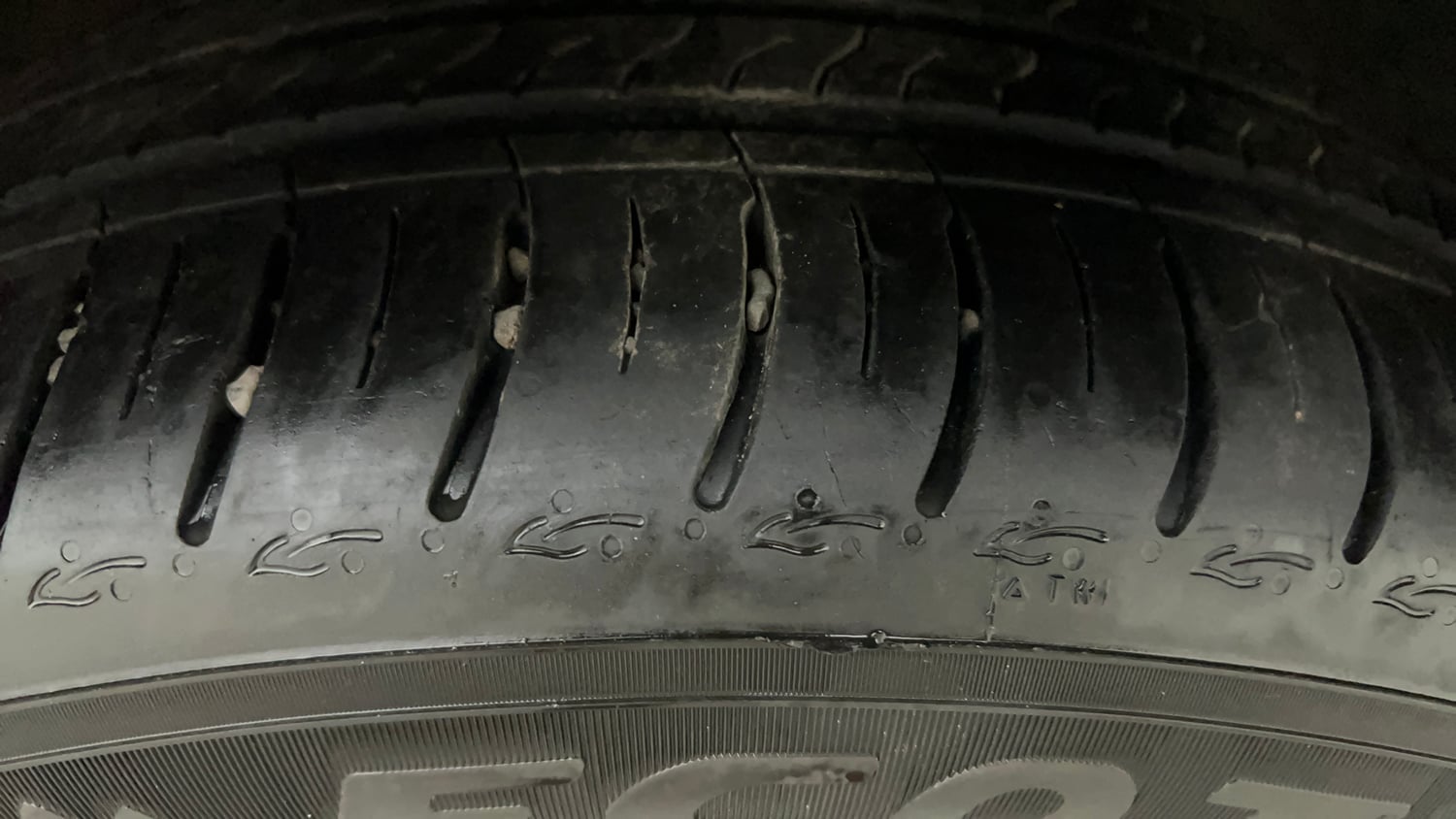Used 2024 Hyundai Verna SX 1.5 Petrol MT Petrol Manual tyres RIGHT FRONT TYRE TREAD VIEW