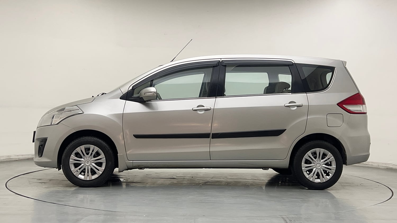 Used 2015 Maruti Suzuki Ertiga Vxi Petrol Manual exterior LEFT SIDE VIEW