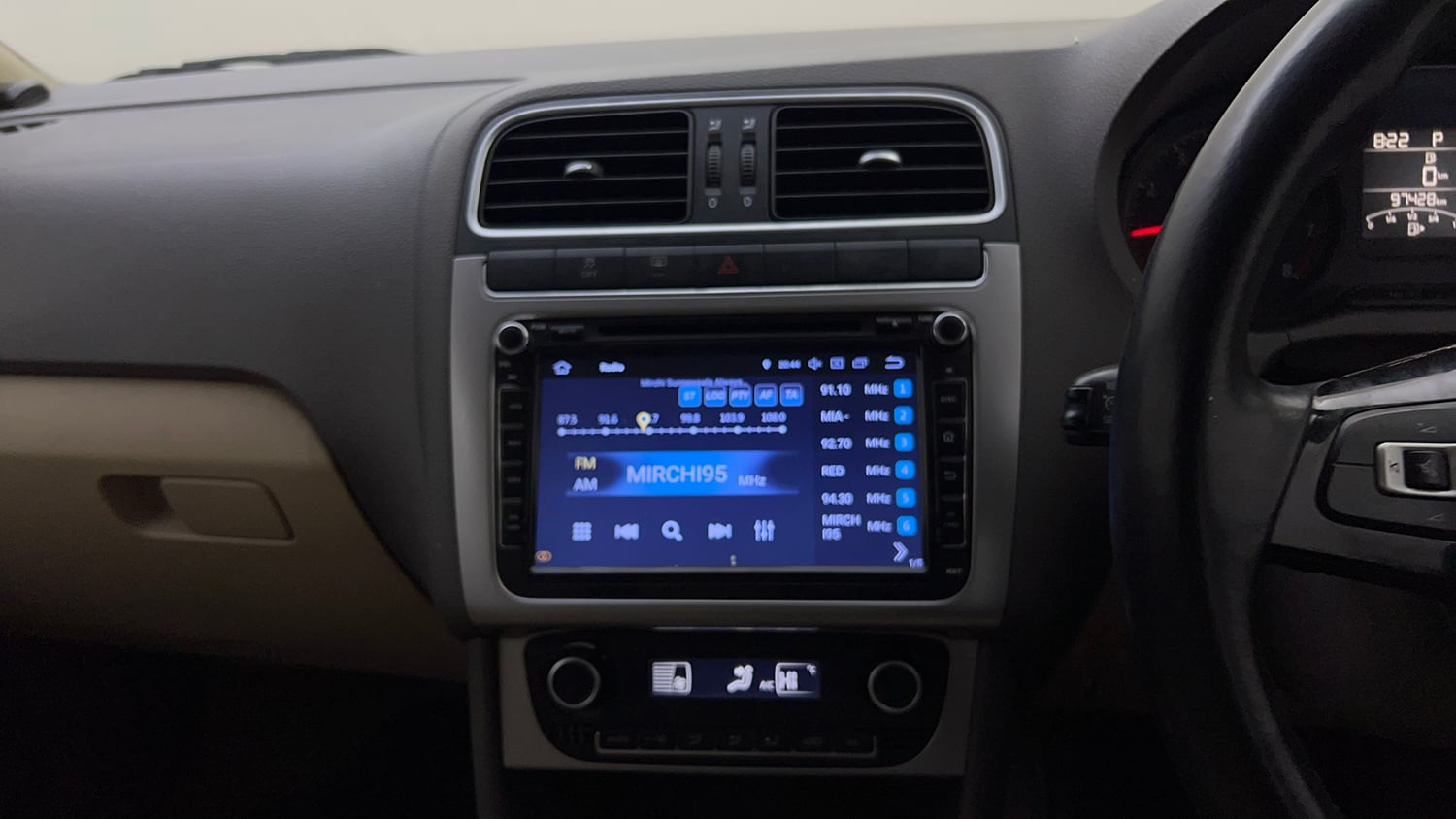 Used 2016 Volkswagen Vento Highline 1.2 (P) AT Petrol Automatic top_features Touch screen infotainment system