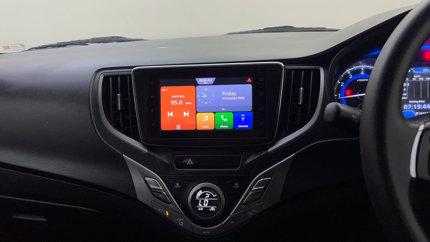 Used 2019 Maruti Suzuki Baleno Zeta Petrol Manual top_features Touch screen infotainment system