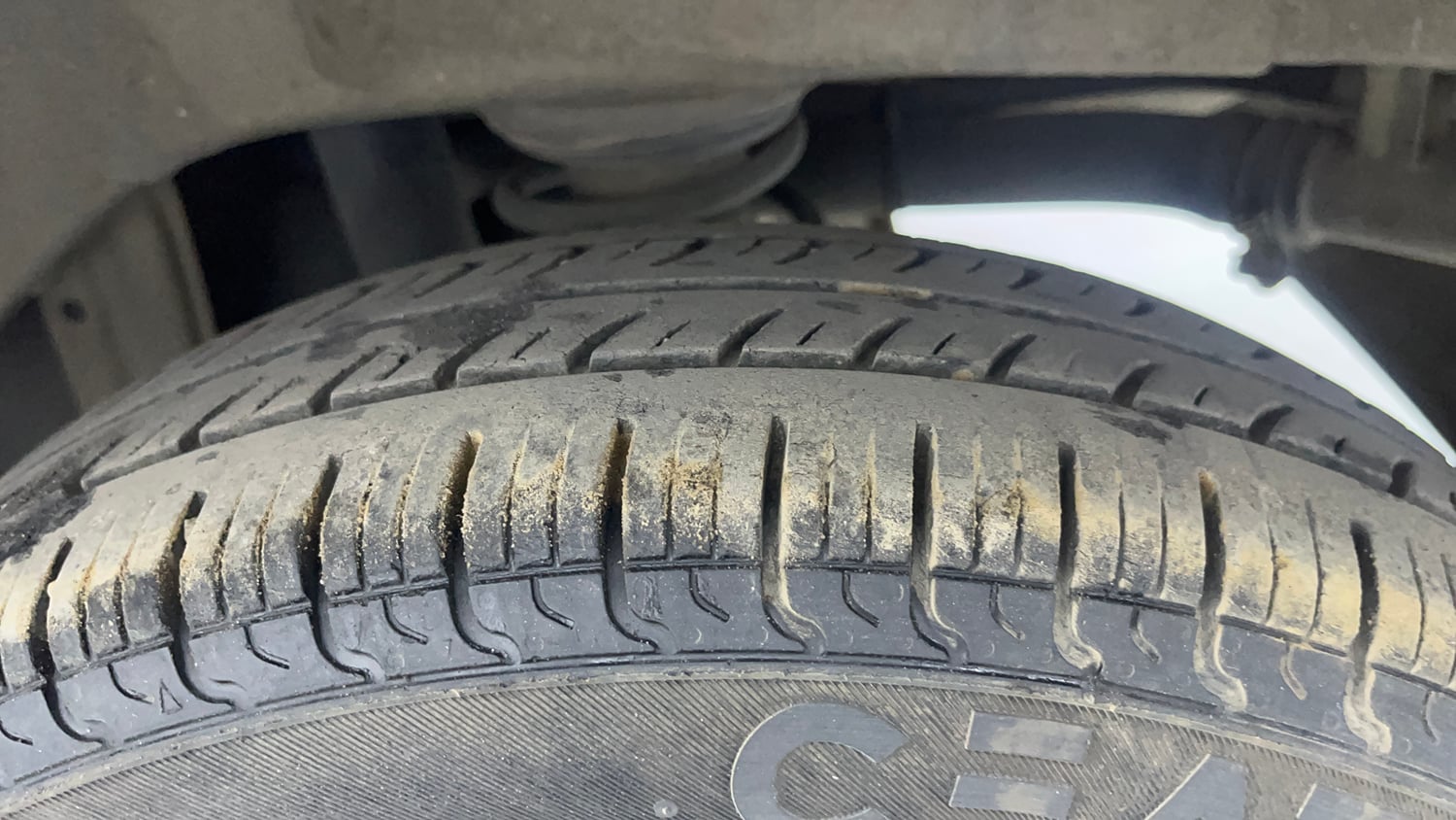 Used 2015 Maruti Suzuki Alto 800 LXi Anniversary Edition Petrol Manual tyres LEFT REAR TYRE TREAD VIEW