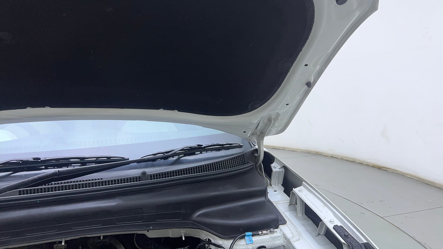 Used 2023 Hyundai Creta S 1.5 Petrol Petrol Manual engine ENGINE LEFT SIDE HINGE & APRON VIEW