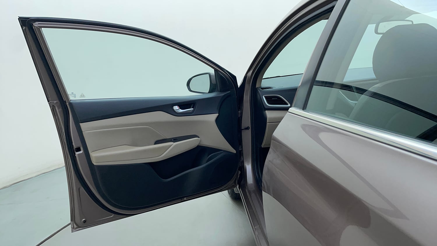 Used 2019 Hyundai Verna SX (O)1.6 VTVT Petrol Manual interior LEFT FRONT DOOR OPEN VIEW