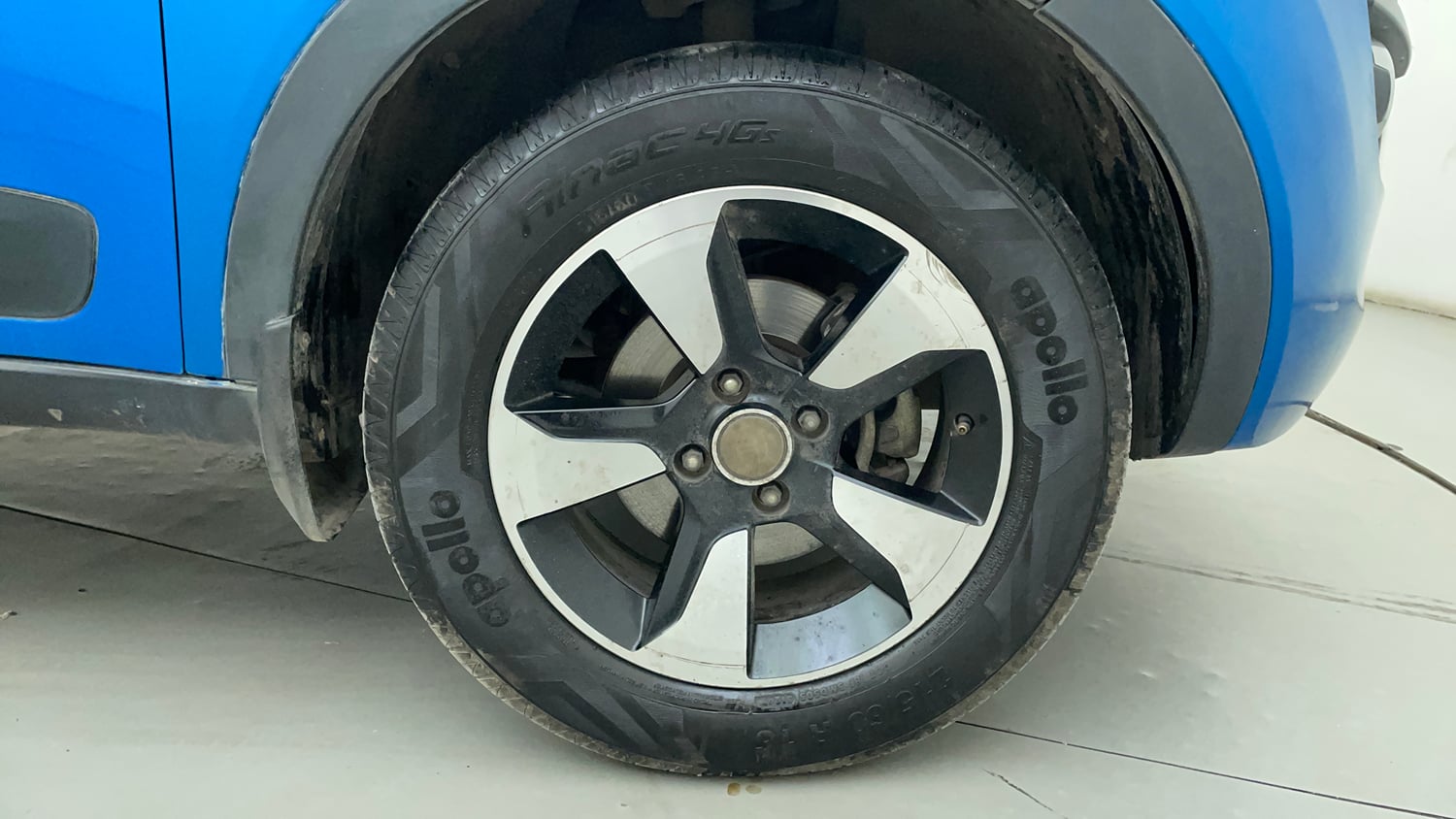 Used 2017 Tata Nexon XZ Plus Diesel Diesel Manual tyres RIGHT FRONT TYRE RIM VIEW