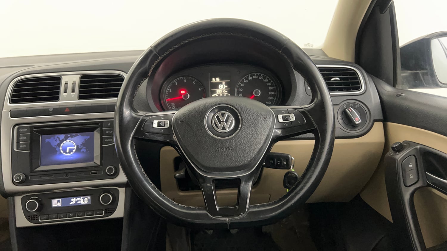 Used 2016 Volkswagen Ameo Highline1.2L (P) Petrol Manual interior STEERING VIEW