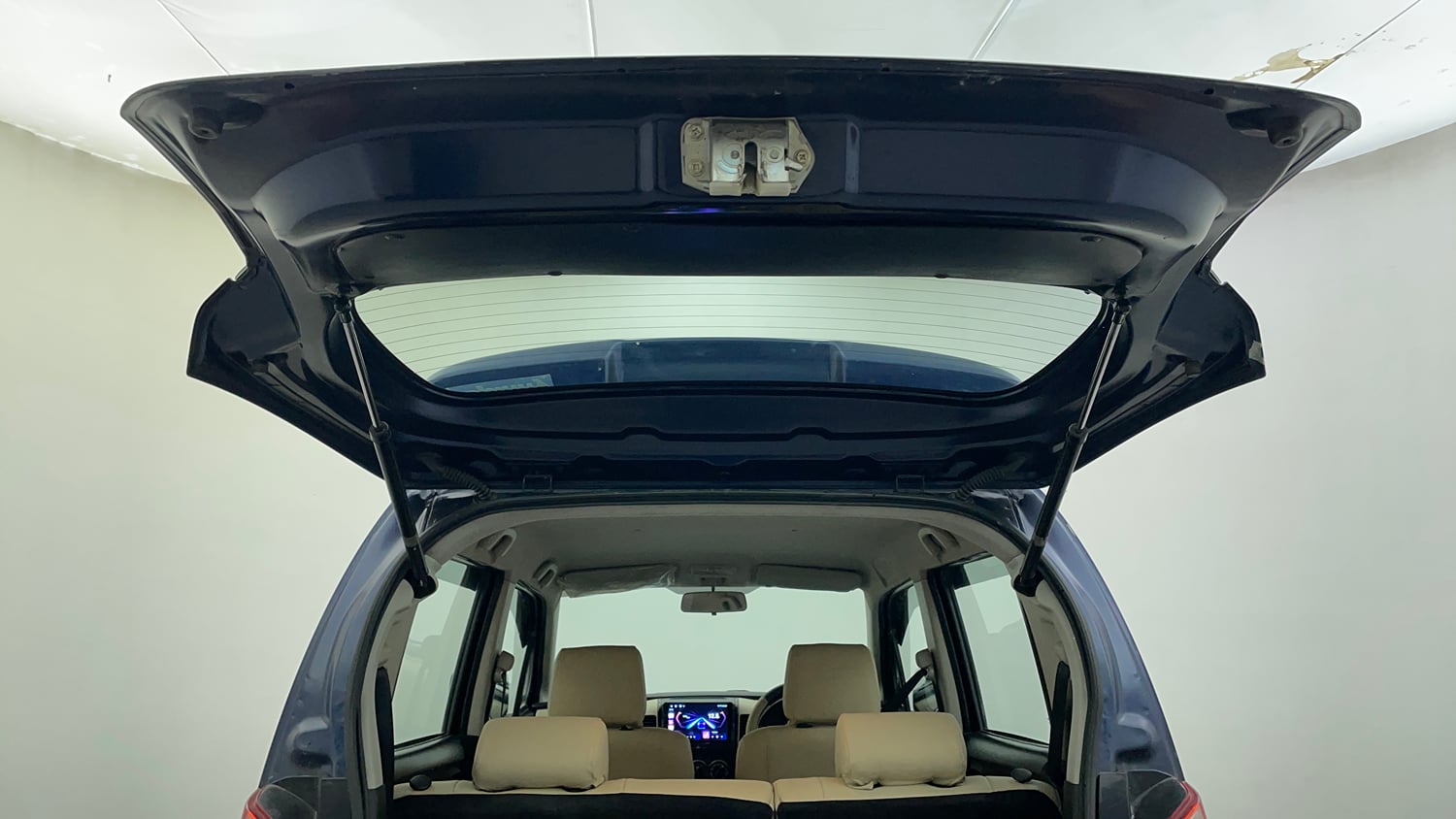 Used 2019 Maruti Suzuki Wagon R VXI Petrol Manual interior DICKY DOOR OPEN VIEW