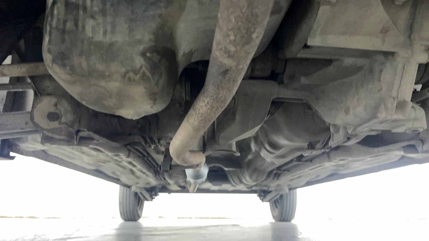 Used 2015 Maruti Suzuki Alto 800 LXi Anniversary Edition Petrol Manual extra FRONT LEFT UNDERBODY VIEW