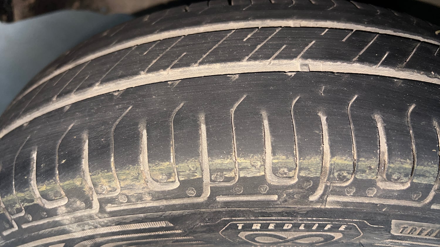 Used 2014 Maruti Suzuki Wagon R LXI Petrol Manual tyres LEFT FRONT TYRE TREAD VIEW