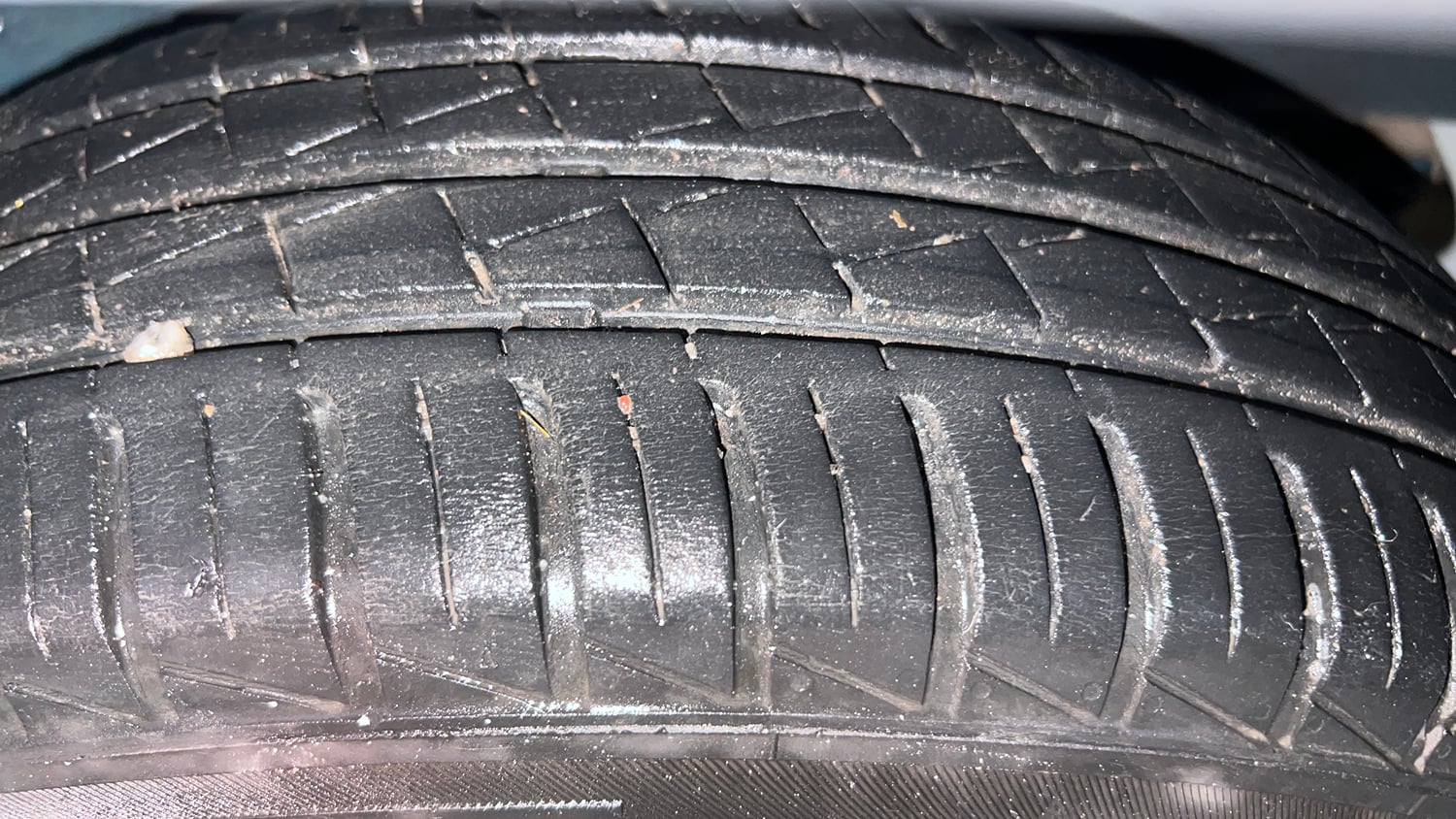 Used 2022 Renault Kwid RXT 1.0 AMT Petrol Automatic tyres LEFT REAR TYRE TREAD VIEW
