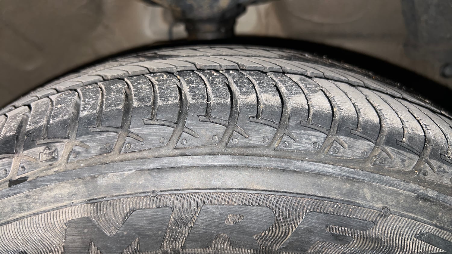 Used 2017 Maruti Suzuki Celerio ZXI (O) AMT Petrol Automatic tyres RIGHT FRONT TYRE TREAD VIEW