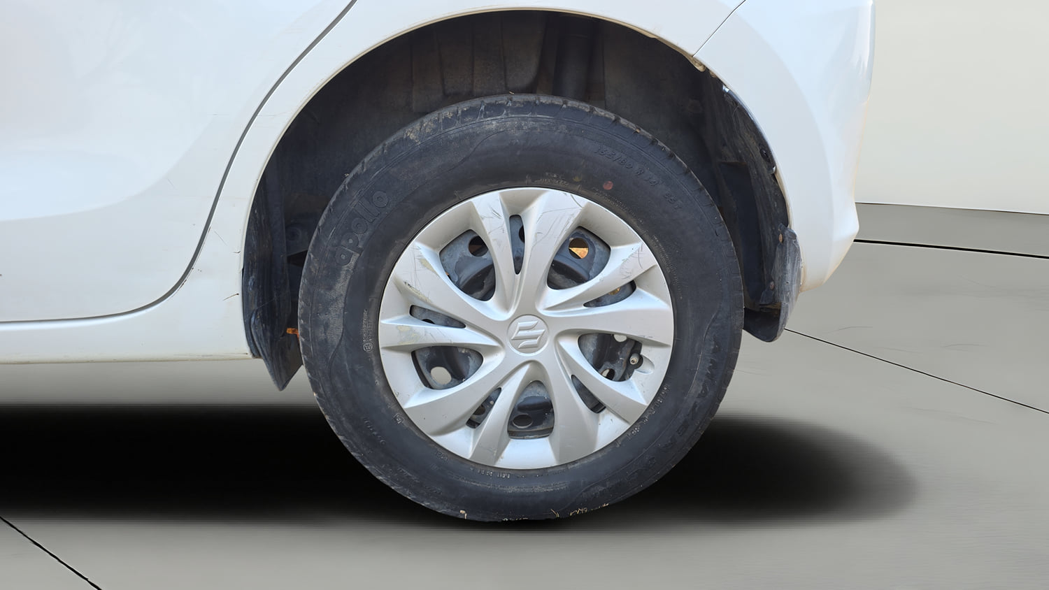 Used 2021 Maruti Suzuki Swift VXi Petrol Manual tyres LEFT REAR TYRE RIM VIEW