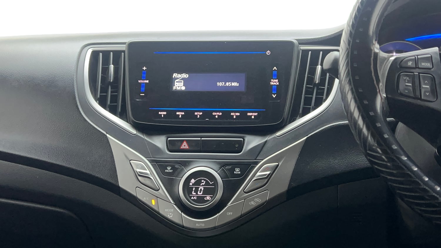 Used 2019 Maruti Suzuki Baleno Delta Petrol Manual interior MUSIC SYSTEM & AC CONTROL VIEW