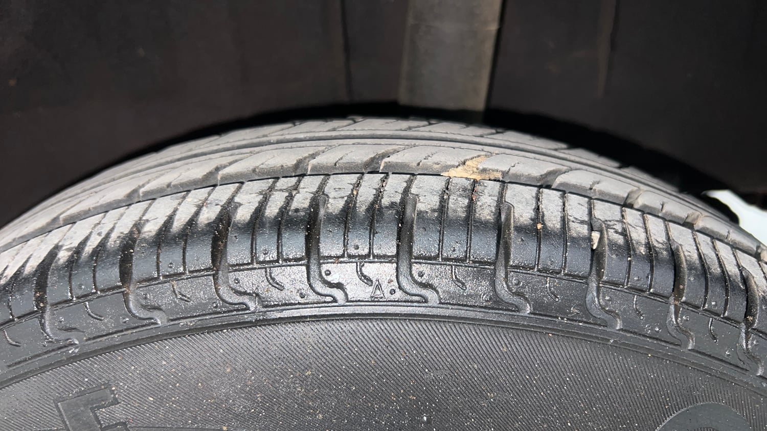 Used 2017 Renault Kwid 1.0 RXT Petrol Manual tyres LEFT REAR TYRE TREAD VIEW