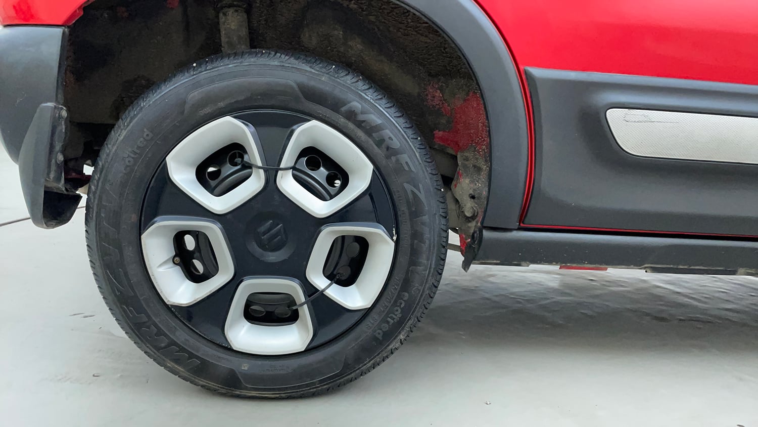 Used 2023 Maruti Suzuki S-Presso Vxi Plus Petrol Manual tyres RIGHT REAR TYRE RIM VIEW