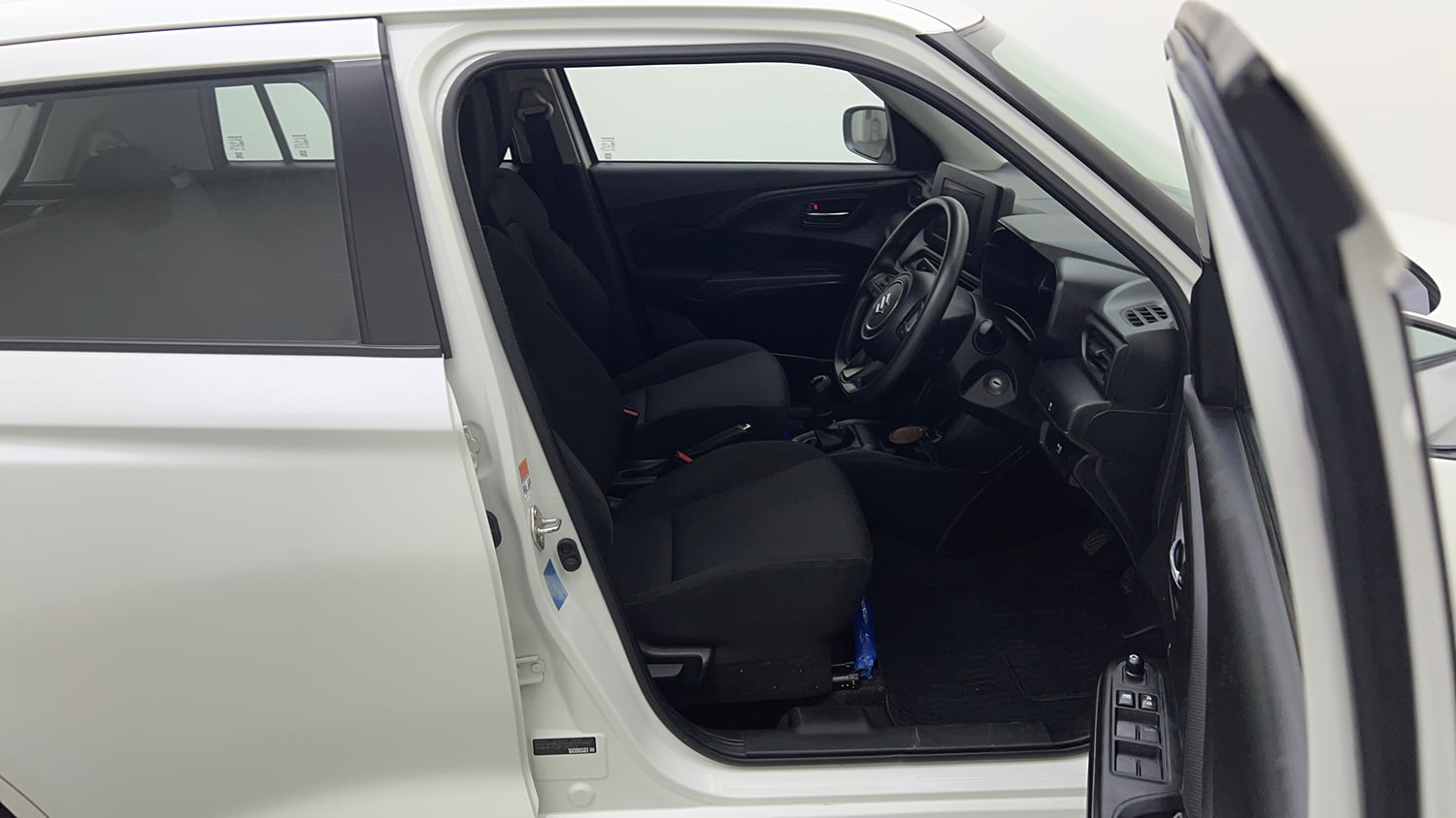 Used 2025 Maruti Suzuki Swift VXi CNG Cng Manual interior RIGHT SIDE FRONT DOOR CABIN VIEW