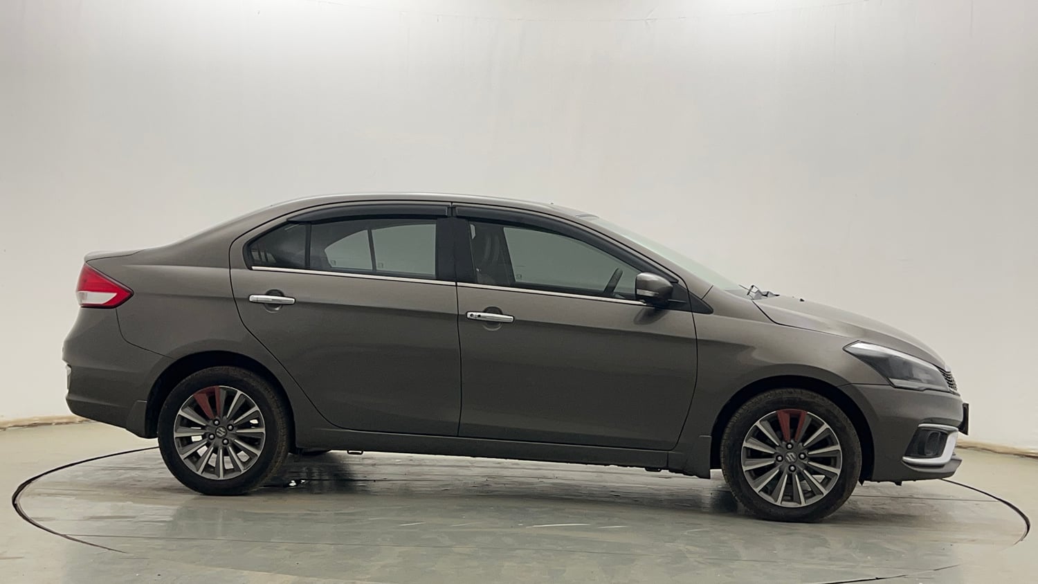 Used 2021 Maruti Suzuki Ciaz Alpha 1.5 Petrol Manual exterior RIGHT SIDE VIEW