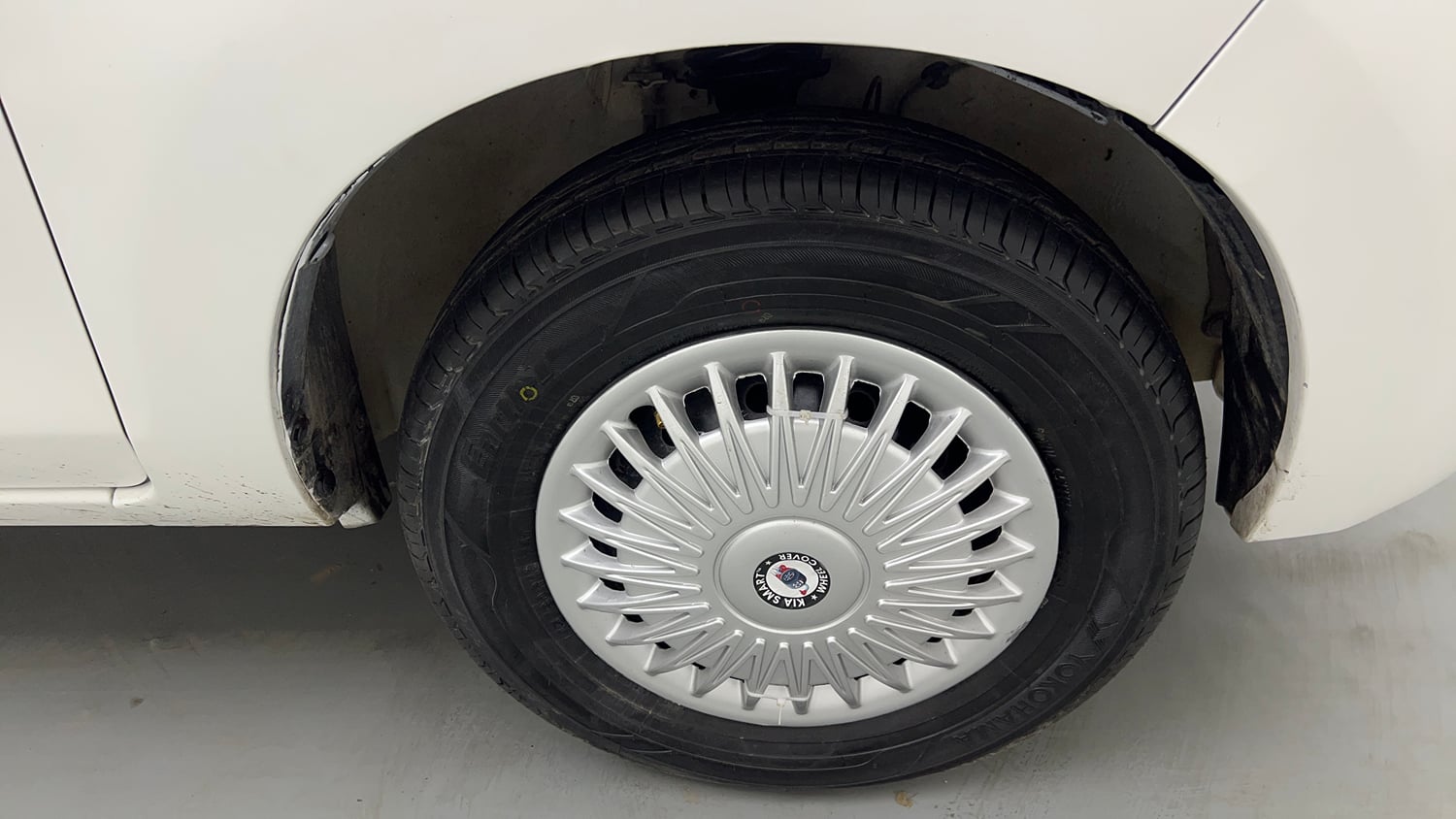 Used 2019 Maruti Suzuki Alto 800 VXi Petrol Manual tyres RIGHT FRONT TYRE RIM VIEW
