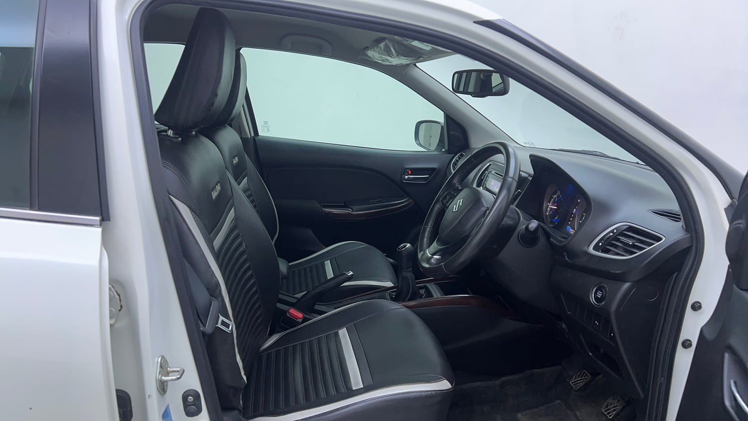 Used 2018 Maruti Suzuki Baleno Zeta 1.2 Petrol Manual interior RIGHT SIDE FRONT DOOR CABIN VIEW