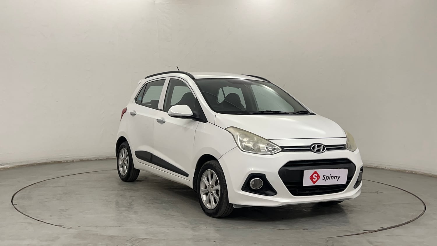 Used 2014 Hyundai Grand i10 Asta AT 1.2 Kappa VTVT Petrol Automatic exterior RIGHT FRONT CORNER VIEW