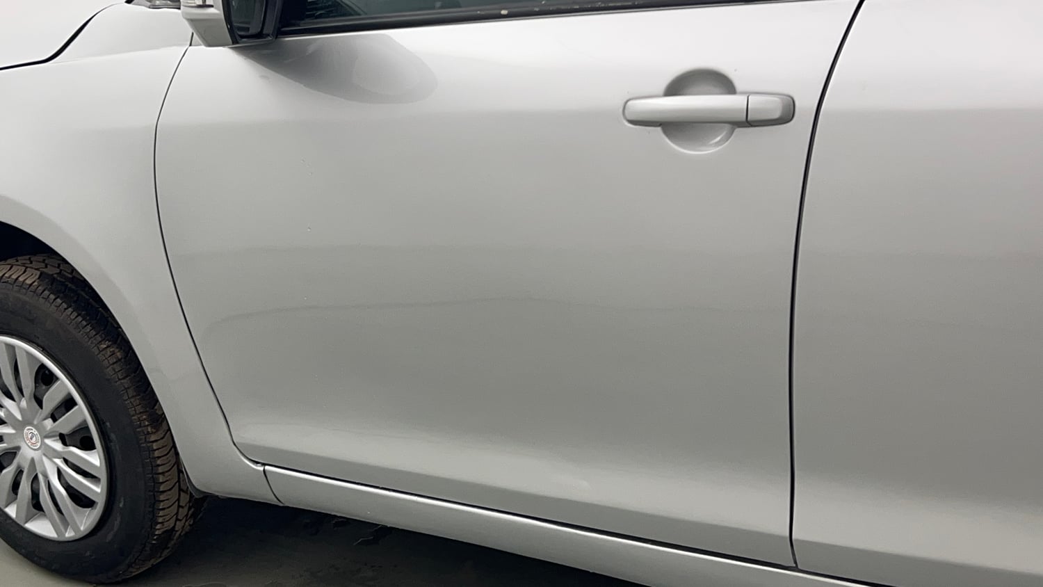 Used 2016 Maruti Suzuki Swift Dzire VXI Petrol Manual dents MINOR SCRATCH