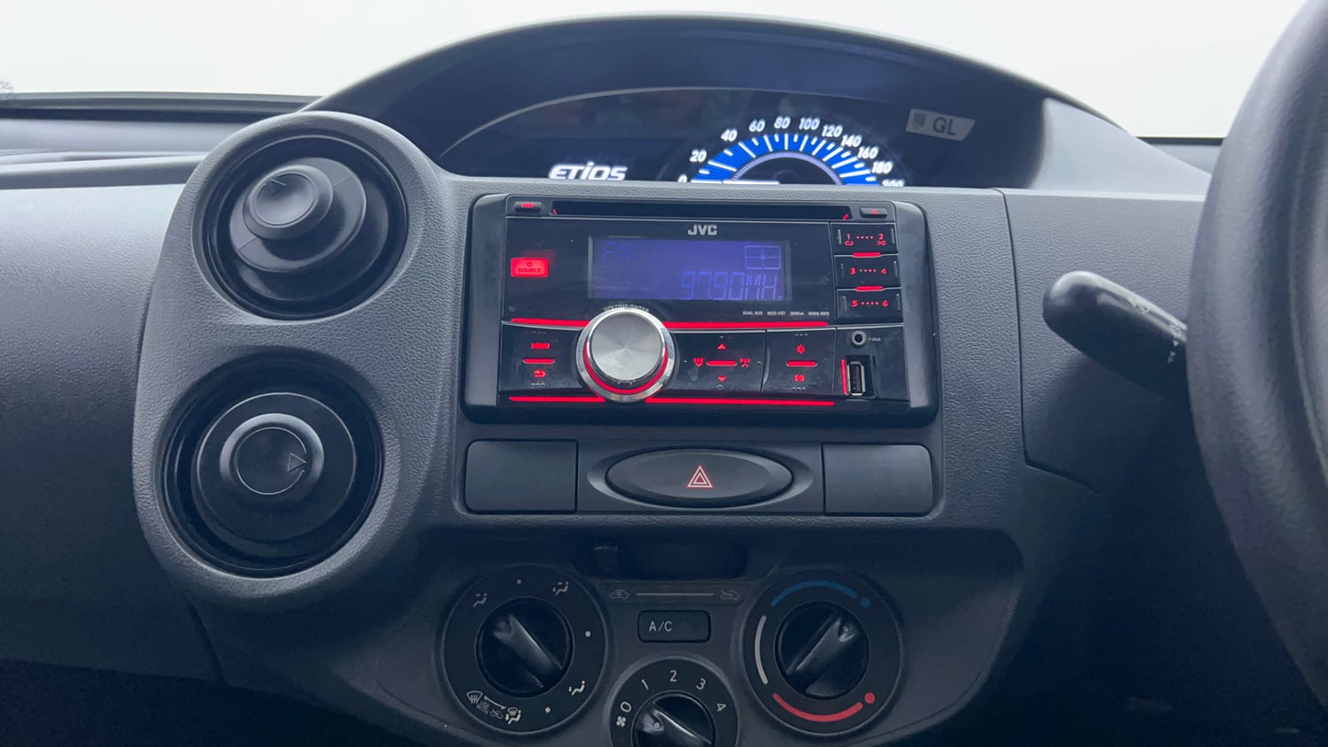 Used 2013 Toyota Etios G Petrol Manual interior MUSIC SYSTEM & AC CONTROL VIEW