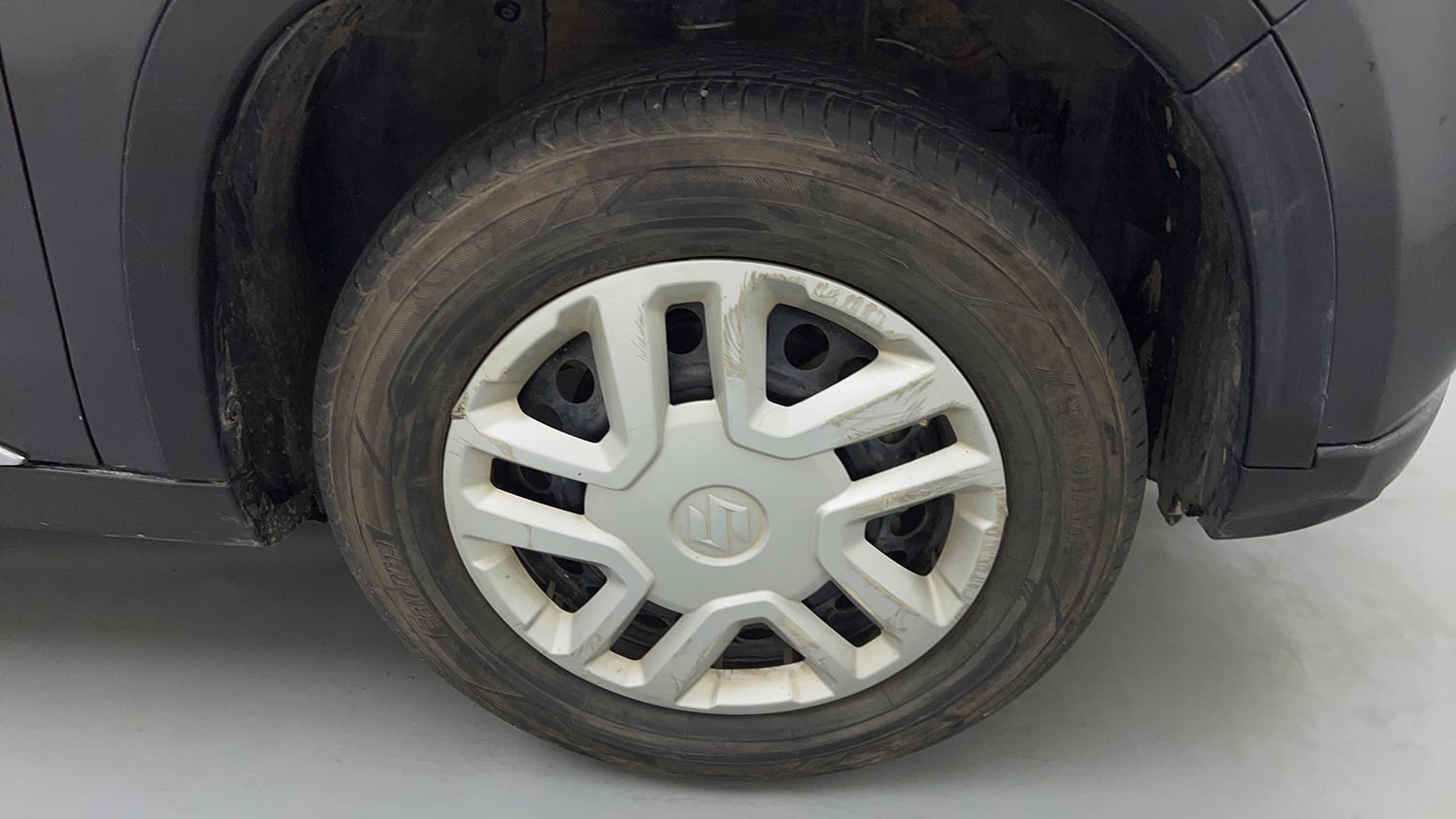Used 2020 maruti-suzuki Vitara Brezza VXi Petrol Manual tyres RIGHT FRONT TYRE RIM VIEW