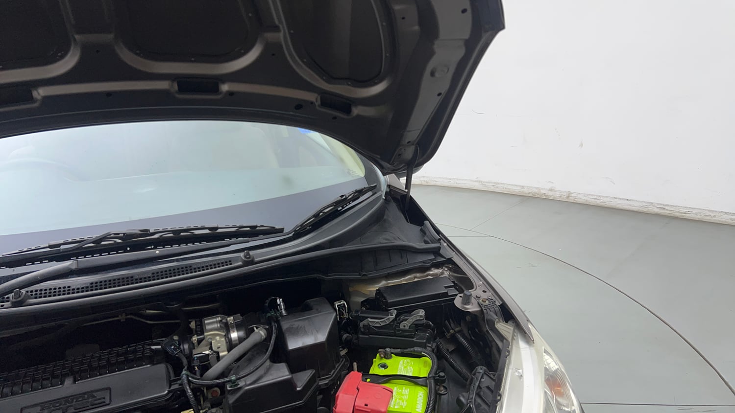 Used 2014 Honda City VX CVT Petrol Automatic engine ENGINE LEFT SIDE HINGE & APRON VIEW